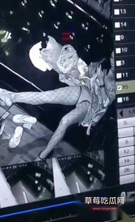 饥渴美女在KTV包厢自慰8 饥渴美女在KTV包厢自慰8