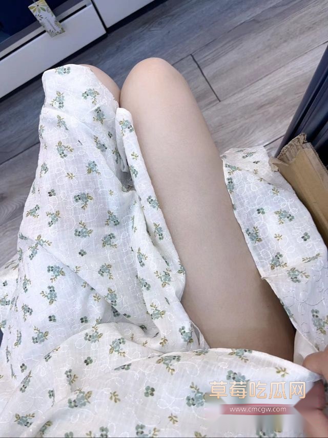 杨琴漏奶漏逼私密照1 杨琴漏奶漏逼私密照1