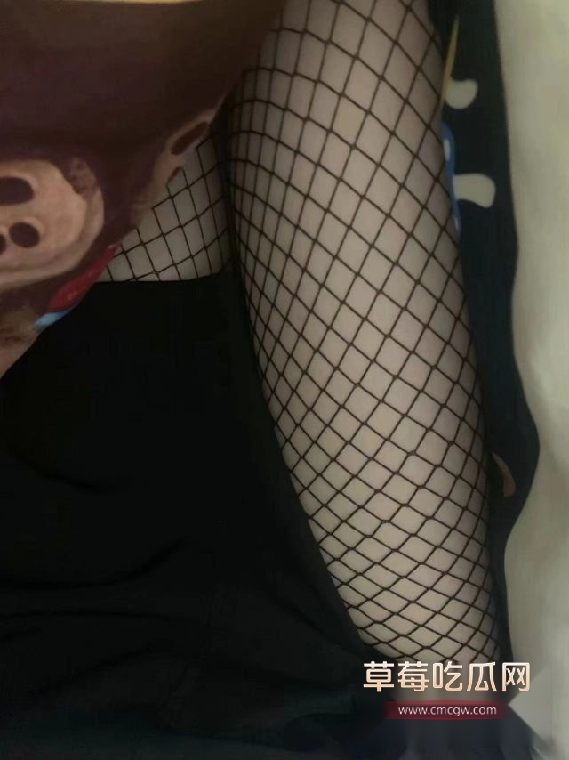 杨琴漏奶漏逼私密照5 杨琴漏奶漏逼私密照5