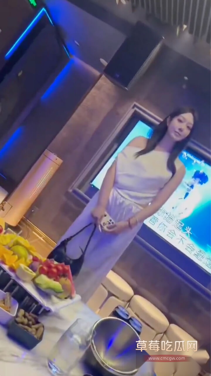 KTV里字头开头的陪酒妹7.jpg KTV里字头开头的陪酒妹7.jpg