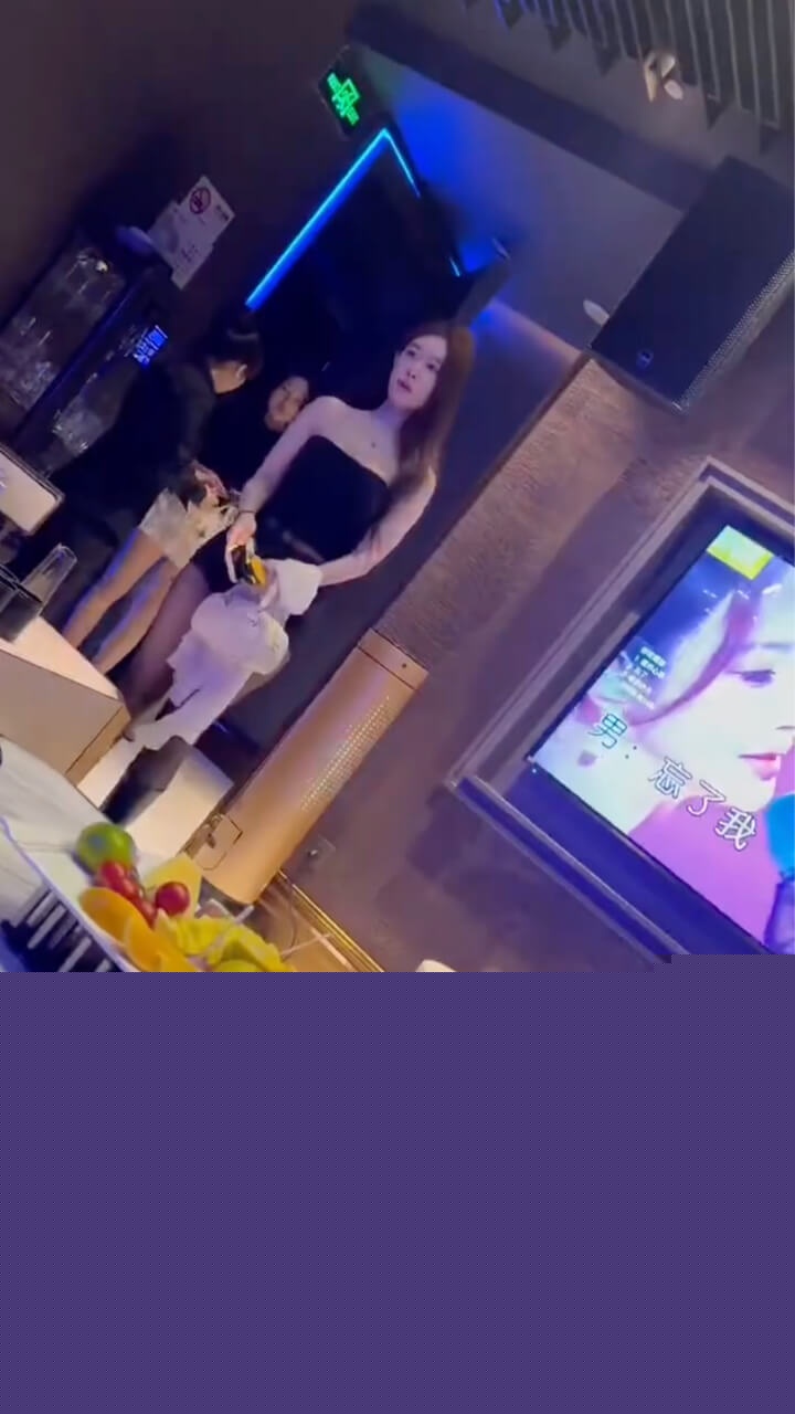 KTV里字头开头的陪酒妹11.jpg KTV里字头开头的陪酒妹11.jpg