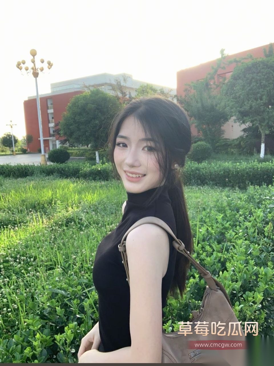 广东省阳江市江城区00后新婚小夫妇 10