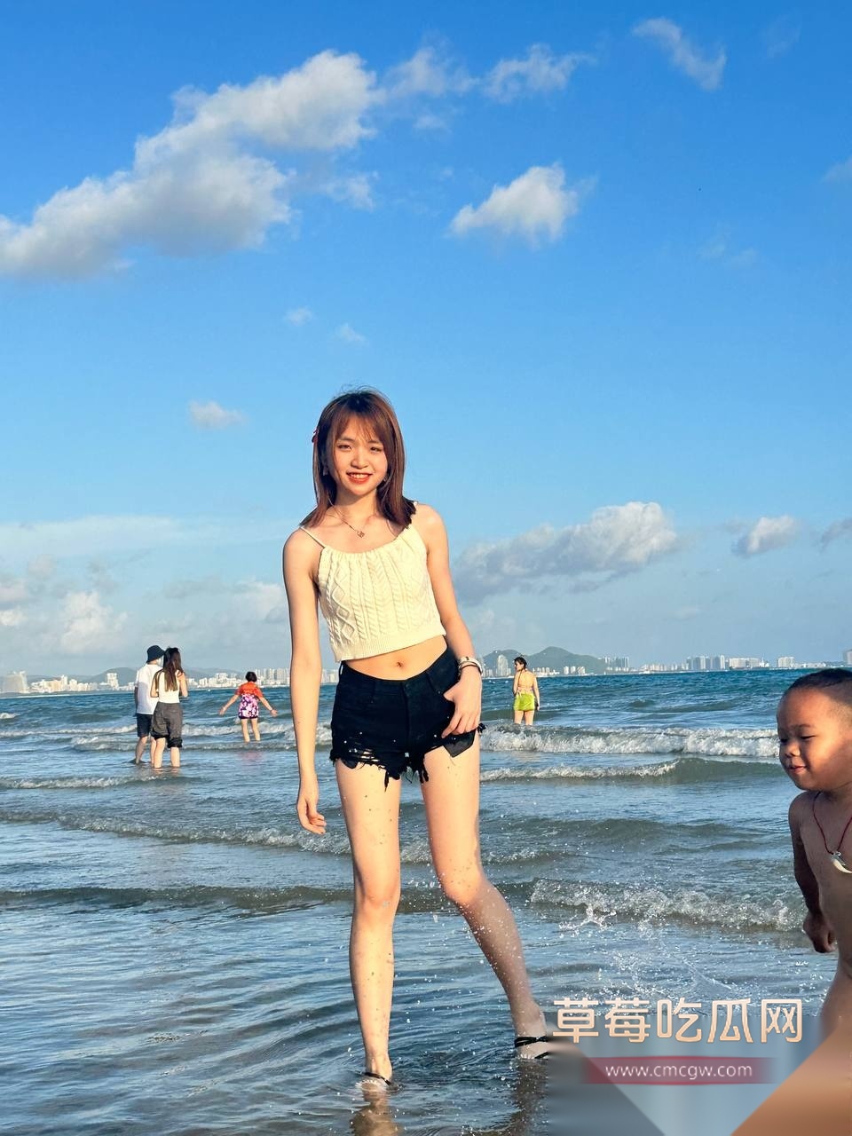 高颜苗条身材大学生被土豪包养 5