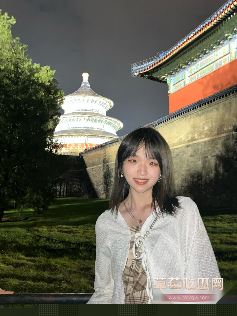 高颜苗条身材大学生被土豪包养 7