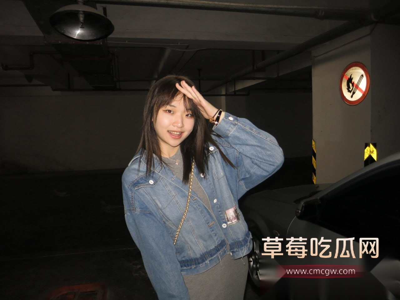 高颜苗条身材大学生被土豪包养 19