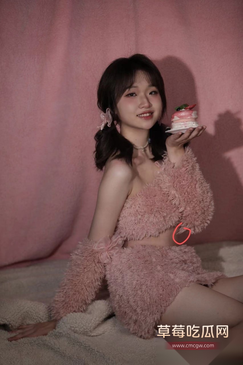 高颜苗条身材大学生被土豪包养 20