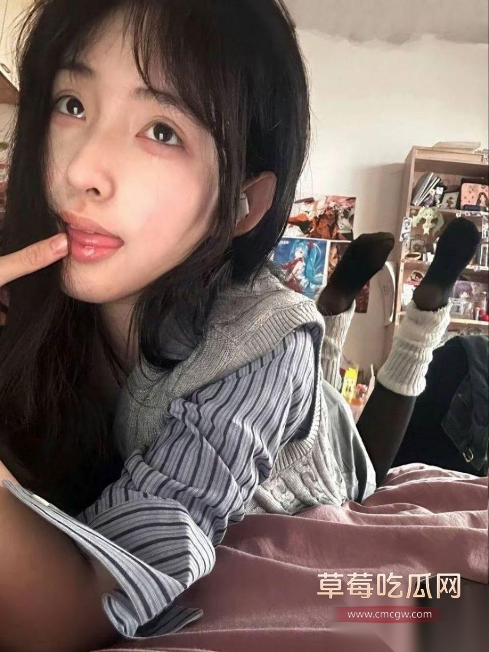 某艺术系女大学生 23