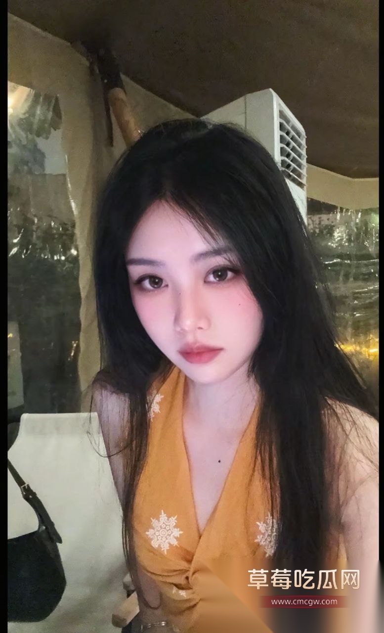 别都商学院工商管理专业大四学姐邵依依 18