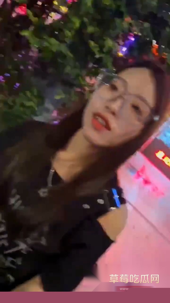 郑州万达广场绿帽厕所大战！2