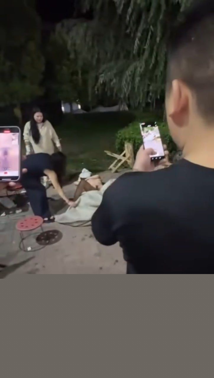 裸女砸场事件5 裸女砸场事件5