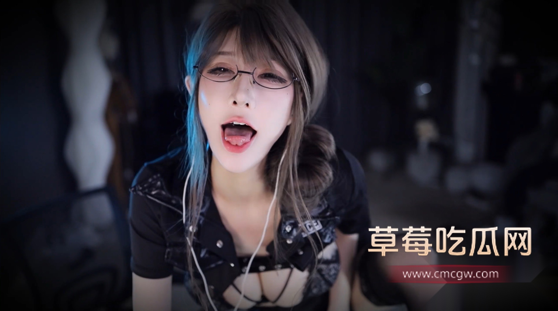 虎牙高颜极品身材御姐主播张爱玲 7