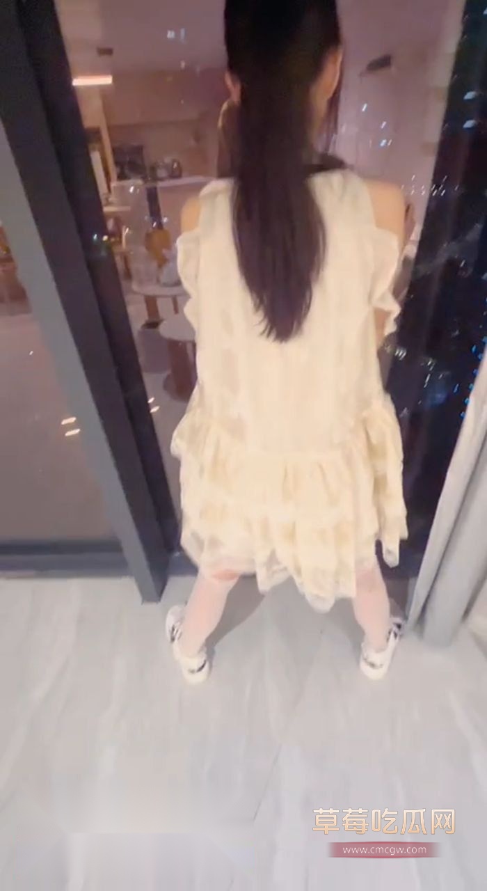 意淫自己妹妹1 意淫自己妹妹1