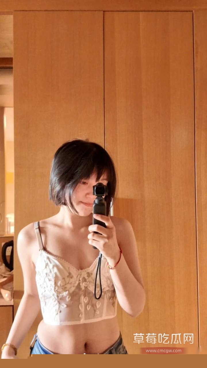 推特高颜值福利姬小梅 12