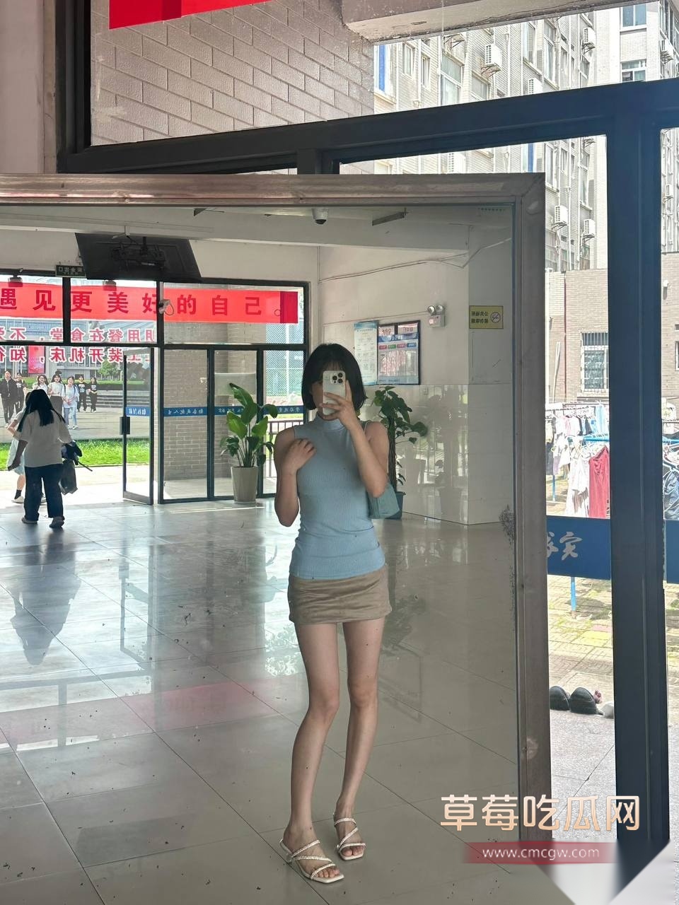 推特高颜值福利姬小梅 18