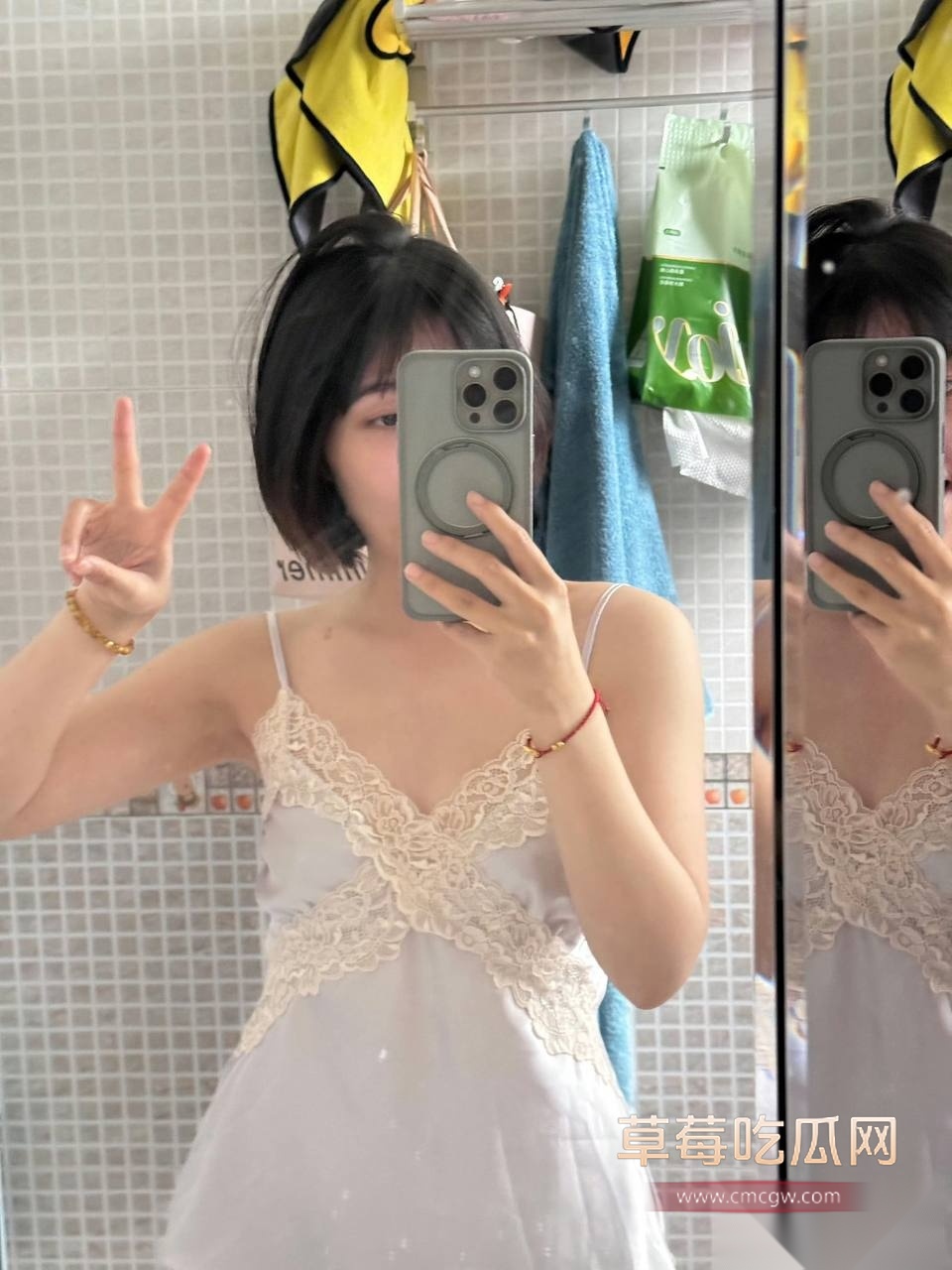 推特高颜值福利姬小梅 21