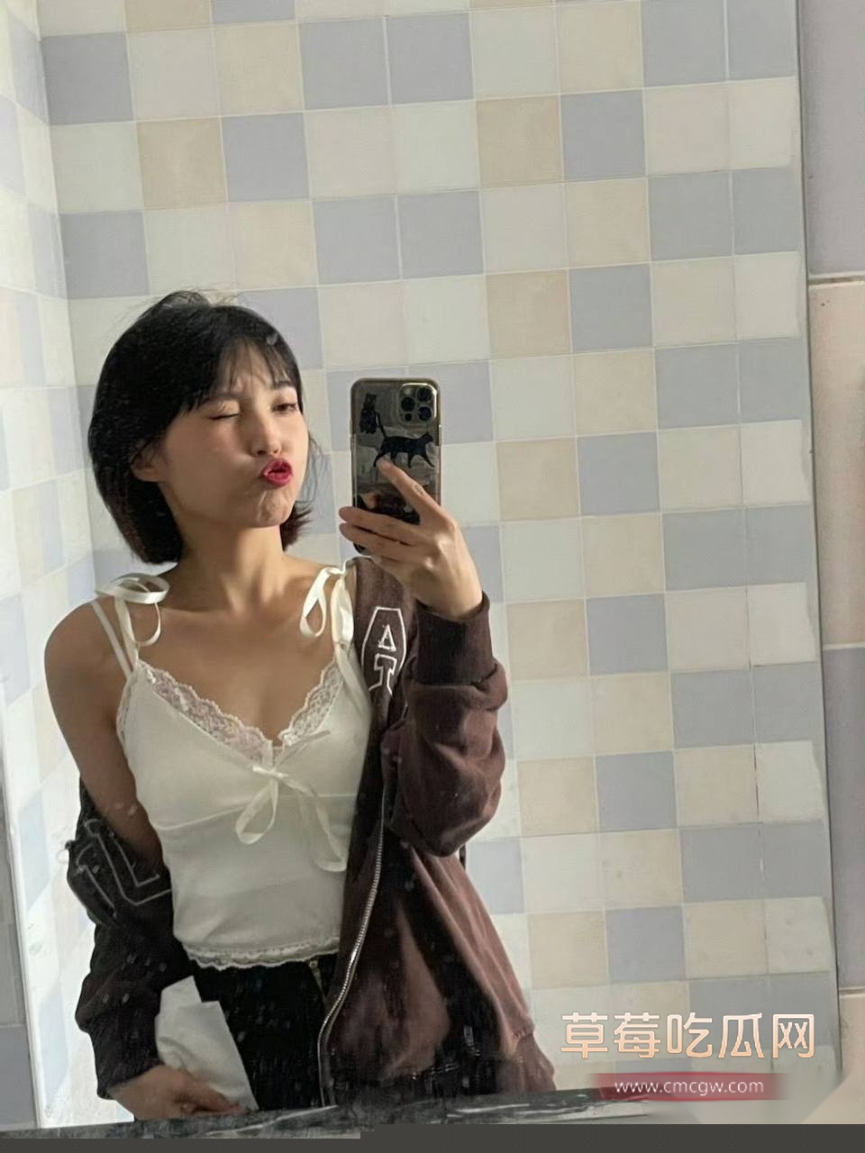 推特高颜值福利姬小梅 27