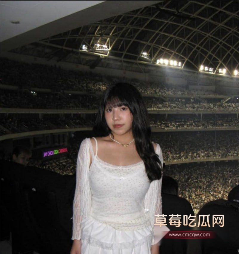 21岁车模蔡咏淇2