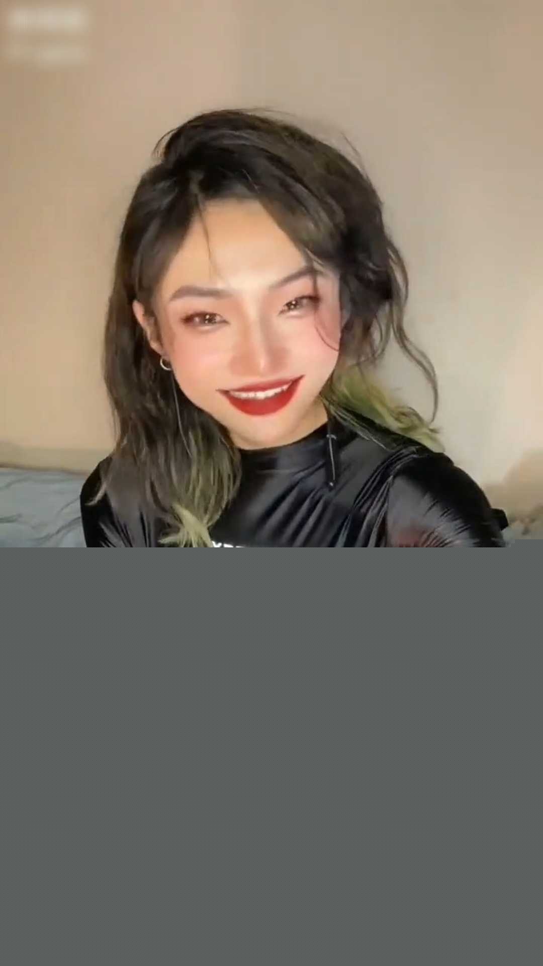 抽象男娘玩猪肉飞机杯 1