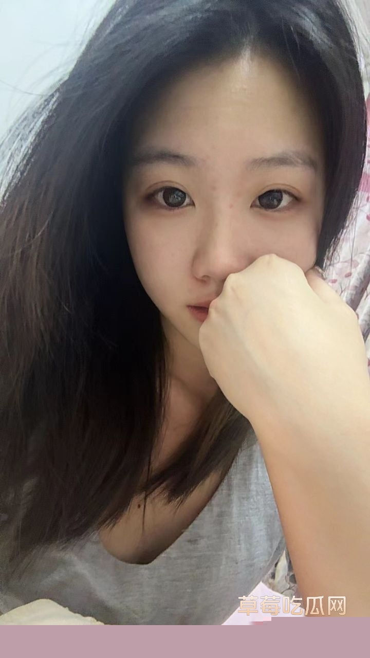 性感极品身材眼镜妹 15