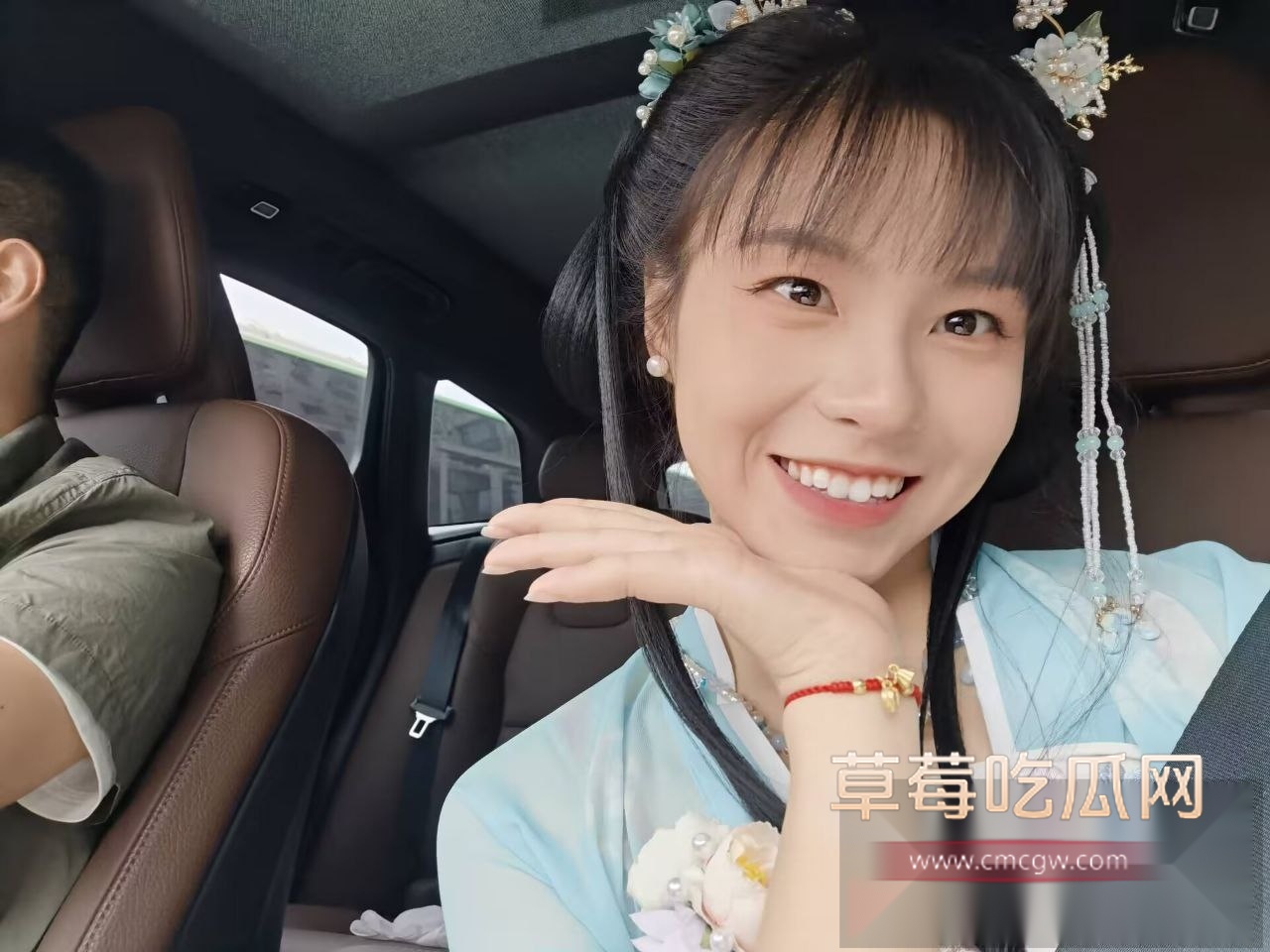 反差嫩妹7.jpg 反差嫩妹7.jpg