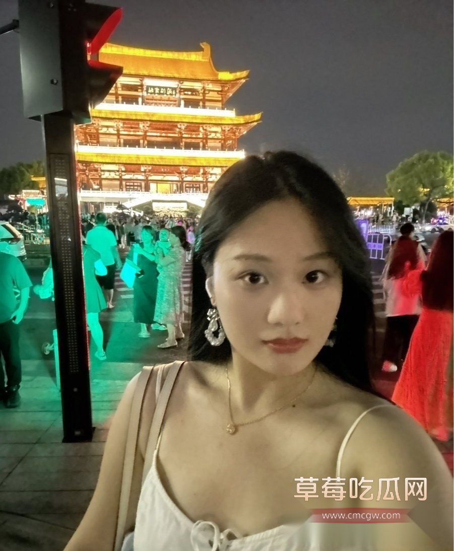 抖音巨乳网红依依2 抖音巨乳网红依依2