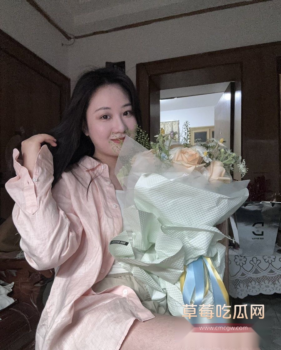 抖音巨乳网红依依9 抖音巨乳网红依依9