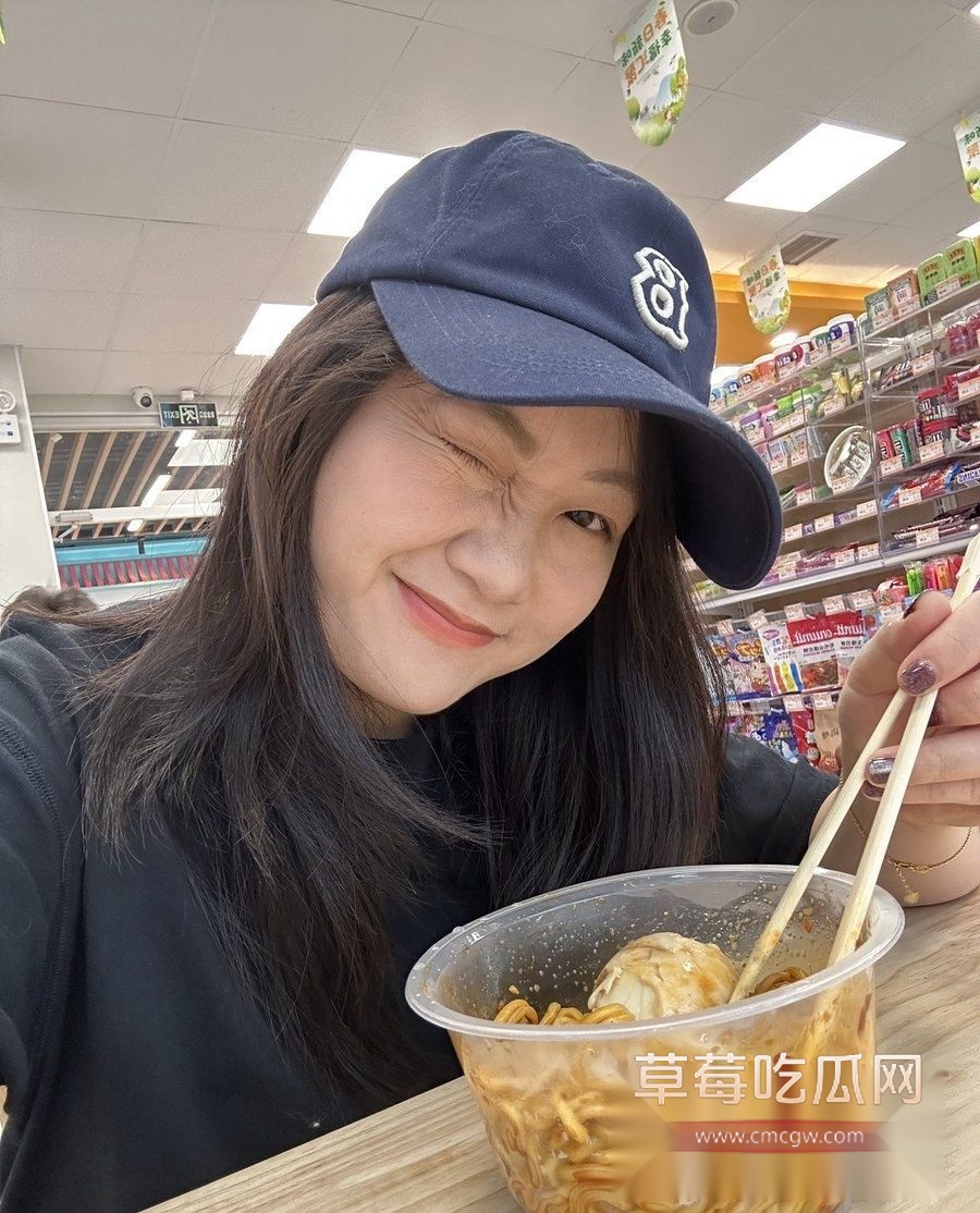 抖音巨乳网红依依29 抖音巨乳网红依依29