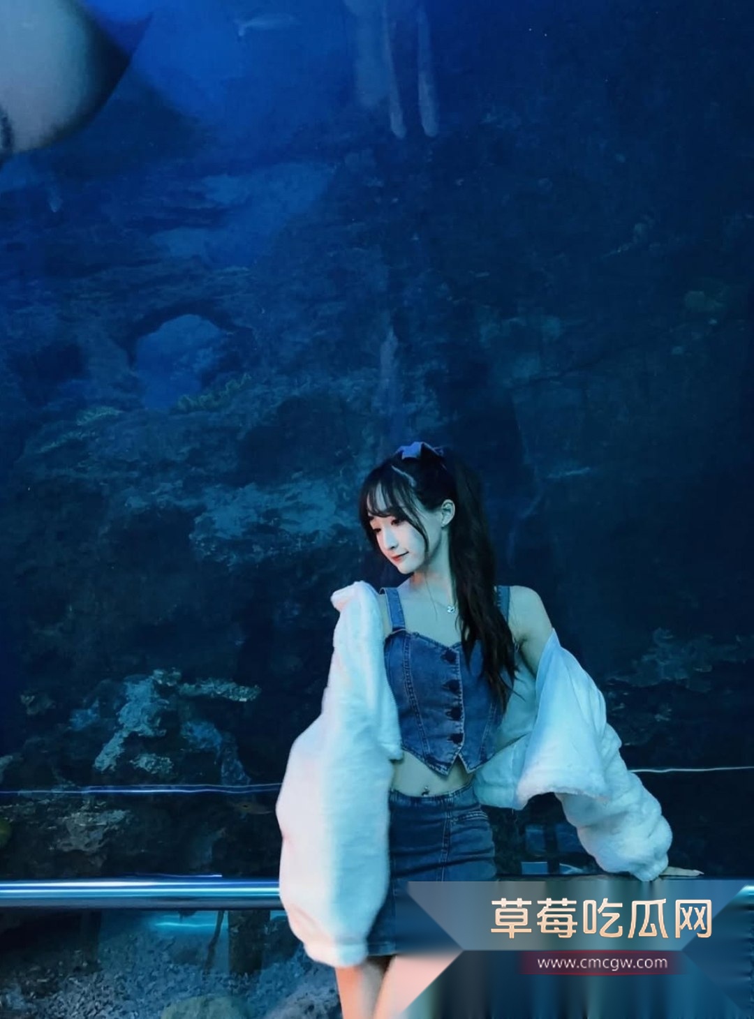 IG1.3万粉的高颜女主播十零 12