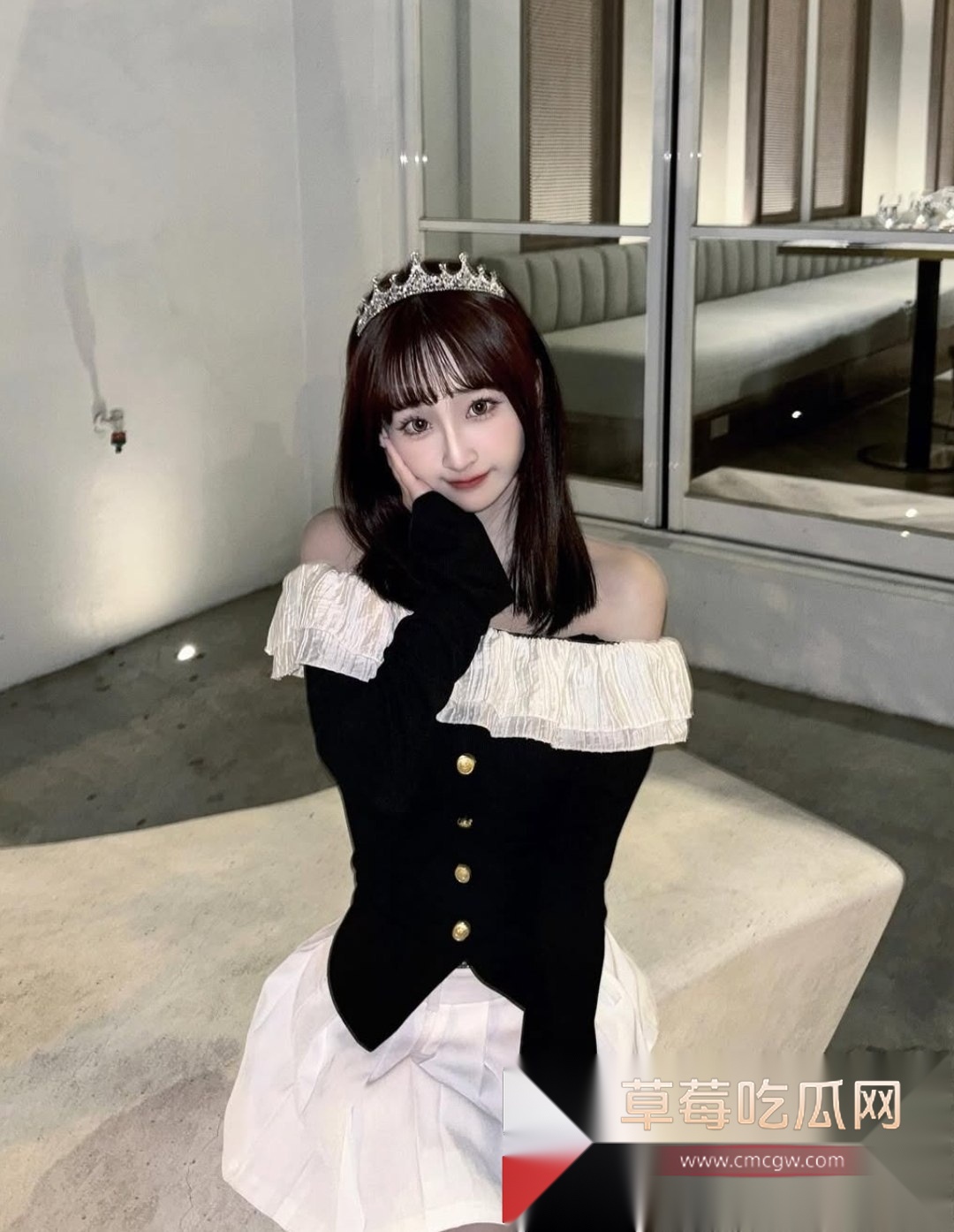 IG1.3万粉的高颜女主播十零 17