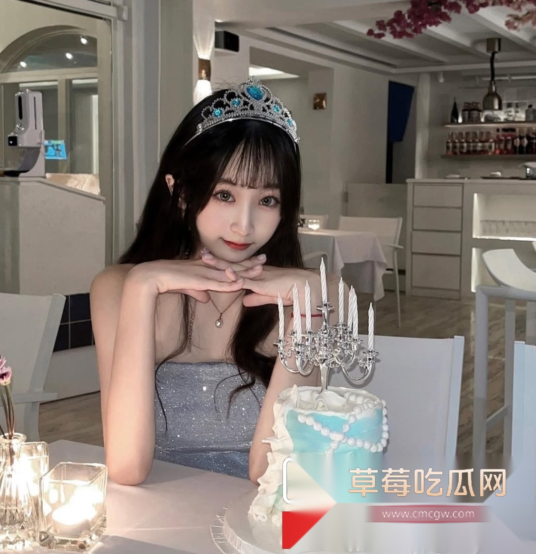 IG1.3万粉的高颜女主播十零 21