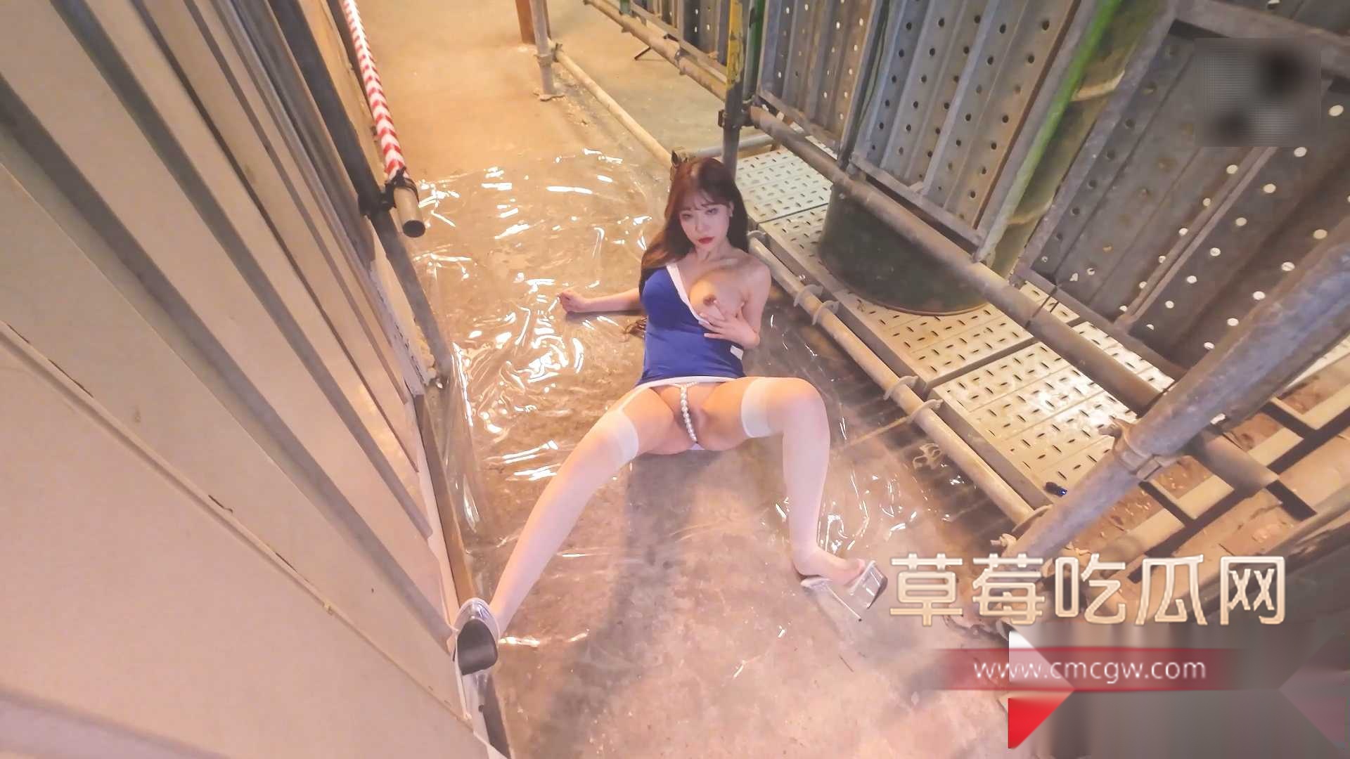 珍珠丁字裤写真 2