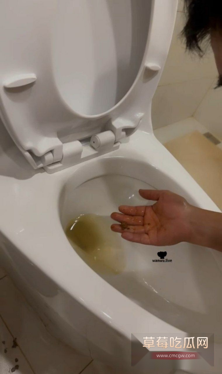 S女王对男奴的大型调教现场6 S女王对男奴的大型调教现场6