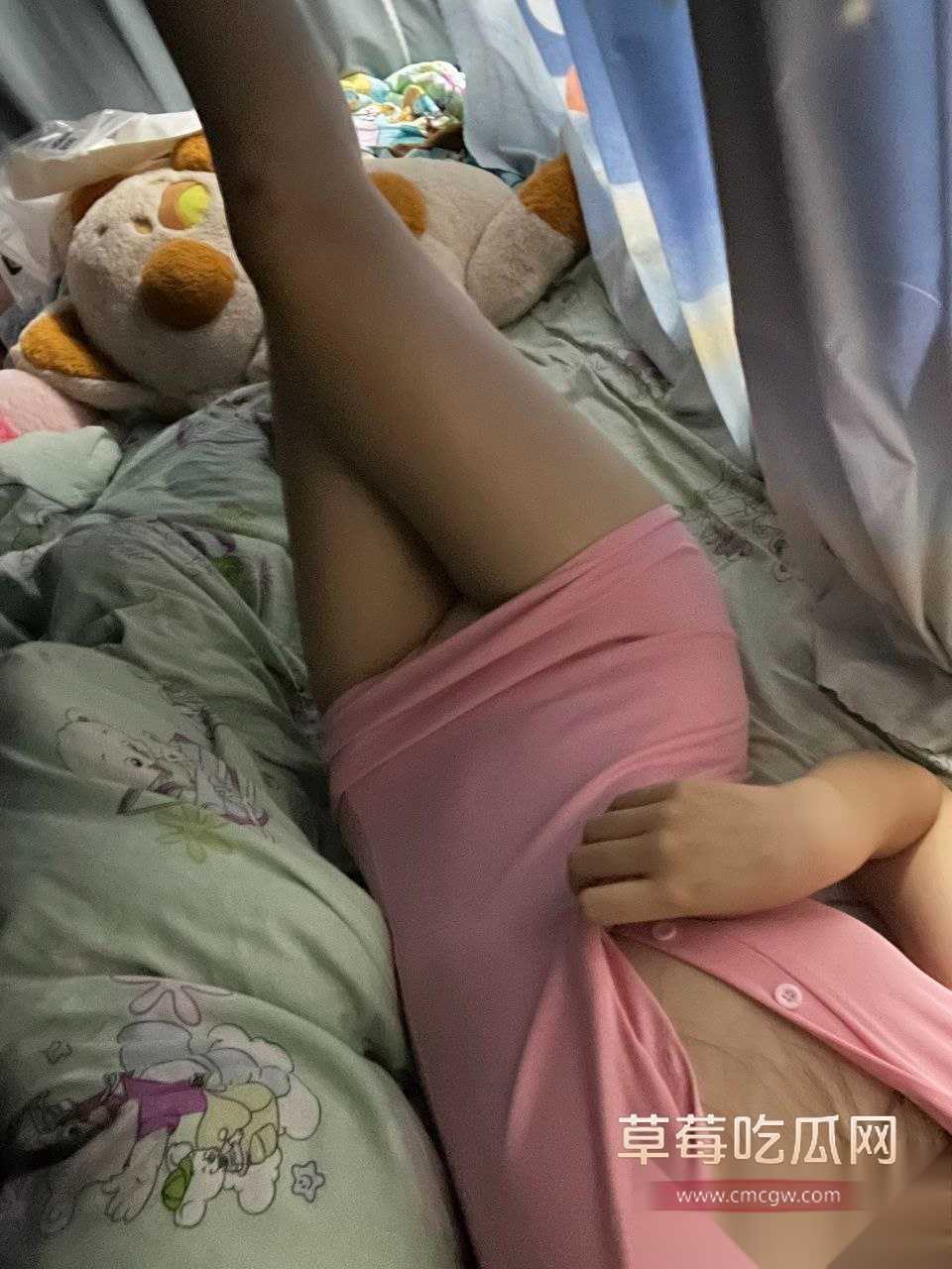 白虎女大学生宿舍系列 29