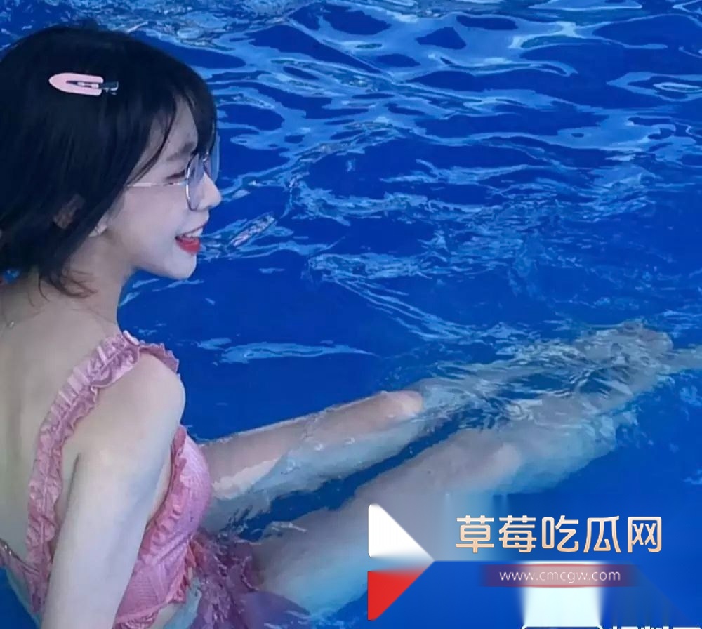 抖音百万粉丝网红超级露露与男友裸聊 12 抖音百万粉丝网红超级露露与男友裸聊 12