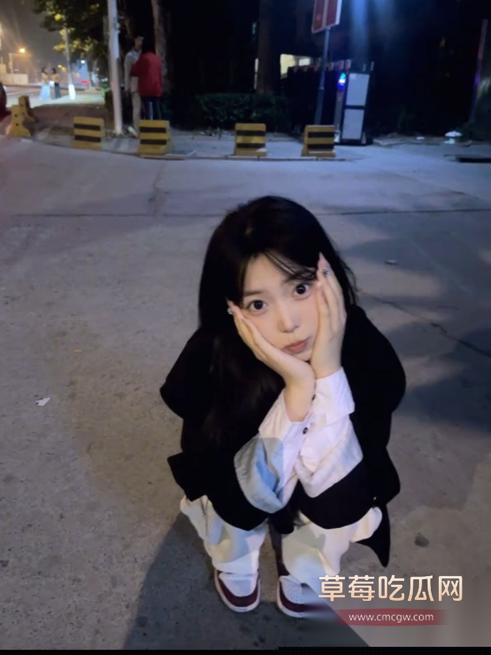 山西大同常年混迹酒吧的高颜值小妹姜雯雯 16 山西大同常年混迹酒吧的高颜值小妹姜雯雯 16