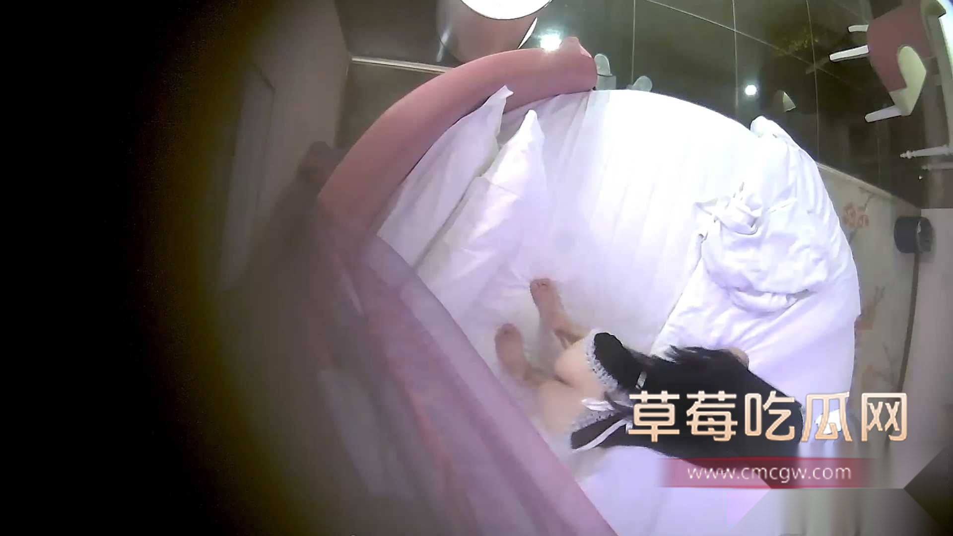 酒店天花板上帝视角偷拍 1