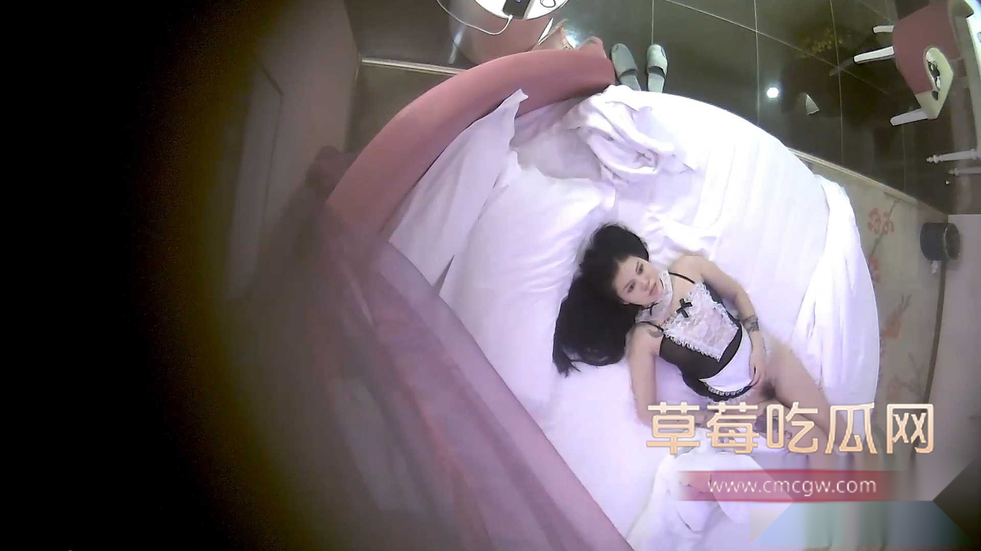 酒店天花板上帝视角偷拍 4