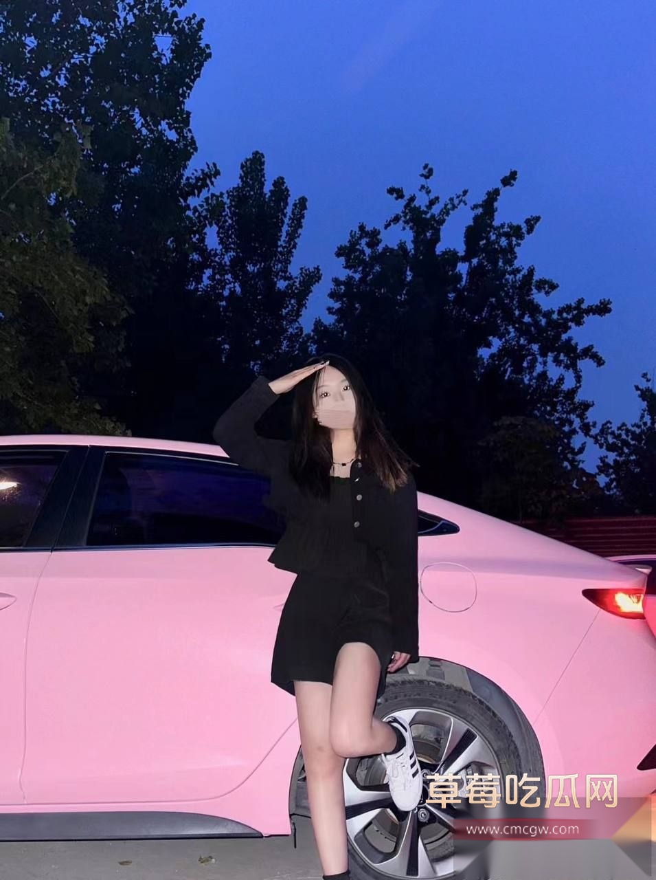 云南昆明白皙长腿妹子刘悦和 4 云南昆明白皙长腿妹子刘悦和 4