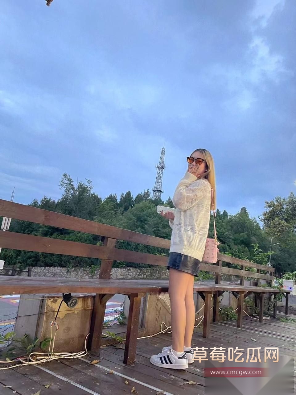 云南昆明白皙长腿妹子刘悦和 5 云南昆明白皙长腿妹子刘悦和 5