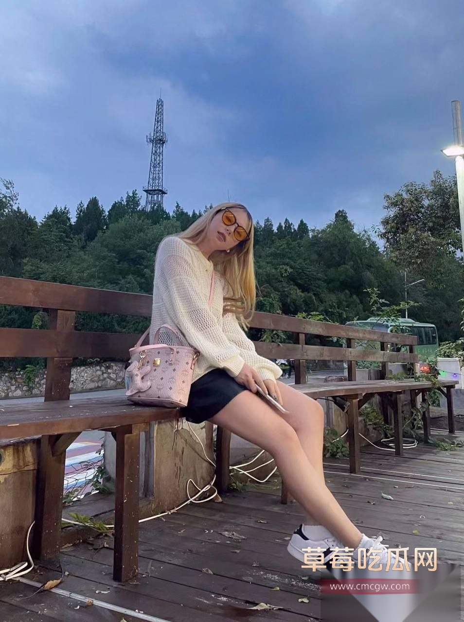 云南昆明白皙长腿妹子刘悦和 7 云南昆明白皙长腿妹子刘悦和 7