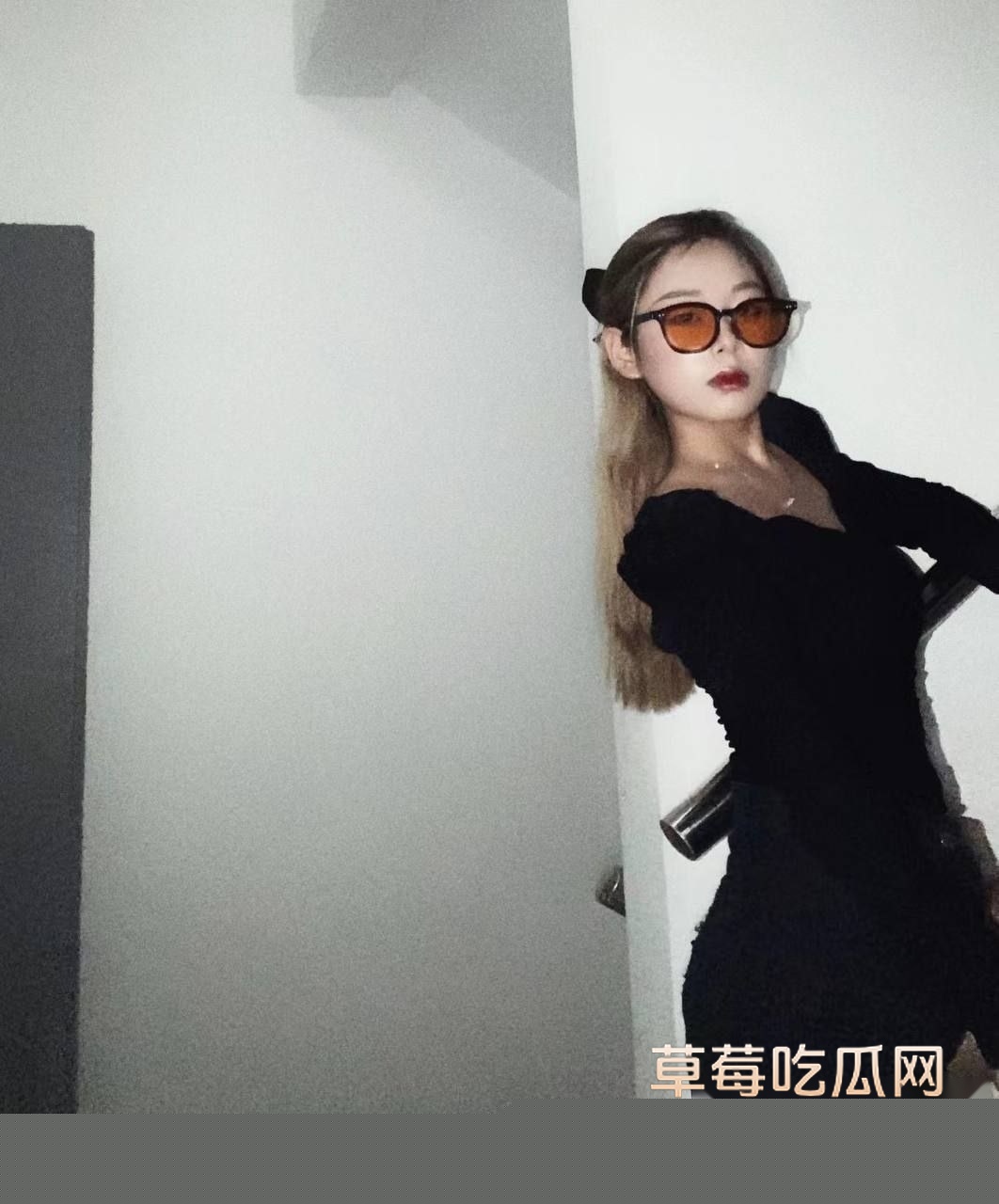 云南昆明白皙长腿妹子刘悦和 11 云南昆明白皙长腿妹子刘悦和 11