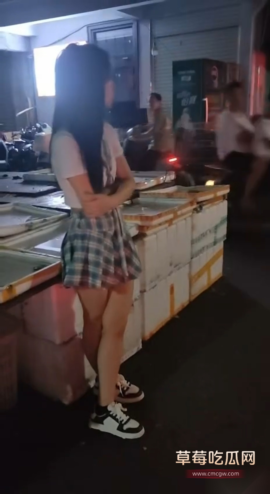 埌西菜市站街女被曝光 1