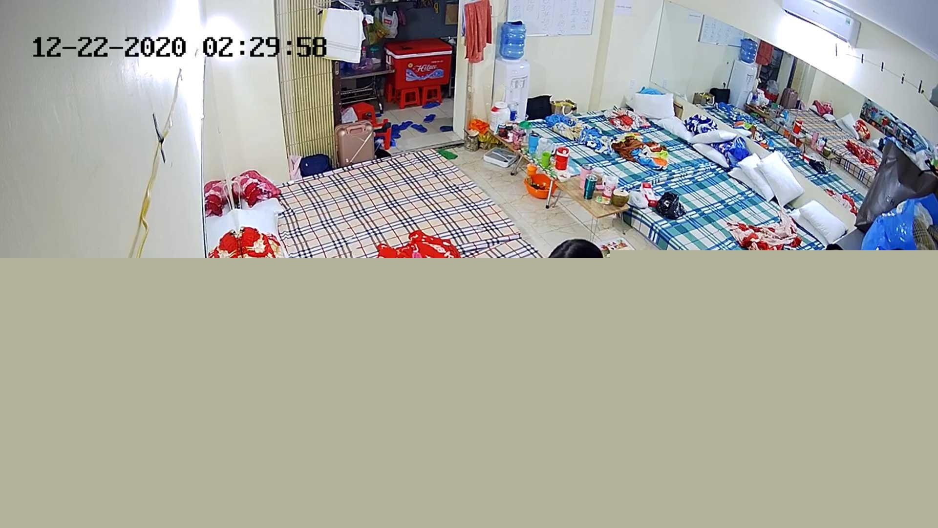 夜总会小姐宿舍摄像头偷拍 2 夜总会小姐宿舍摄像头偷拍 2