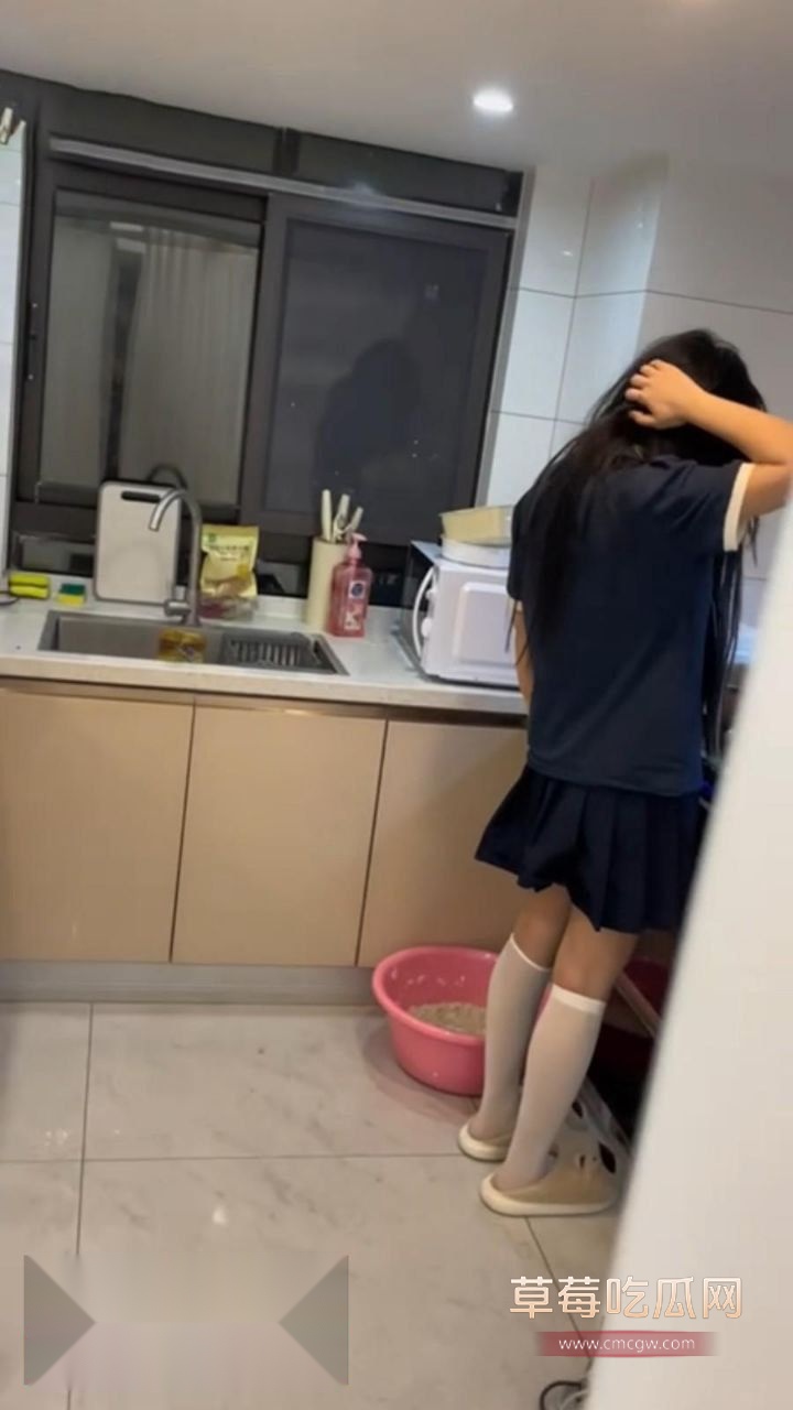 海角社区我是奶气草莓精彩作品1