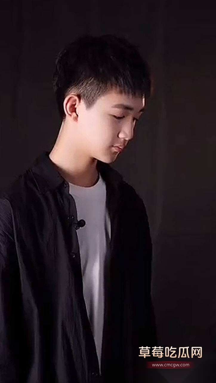 男演员荣梓杉家暴出轨 19 男演员荣梓杉家暴出轨 19