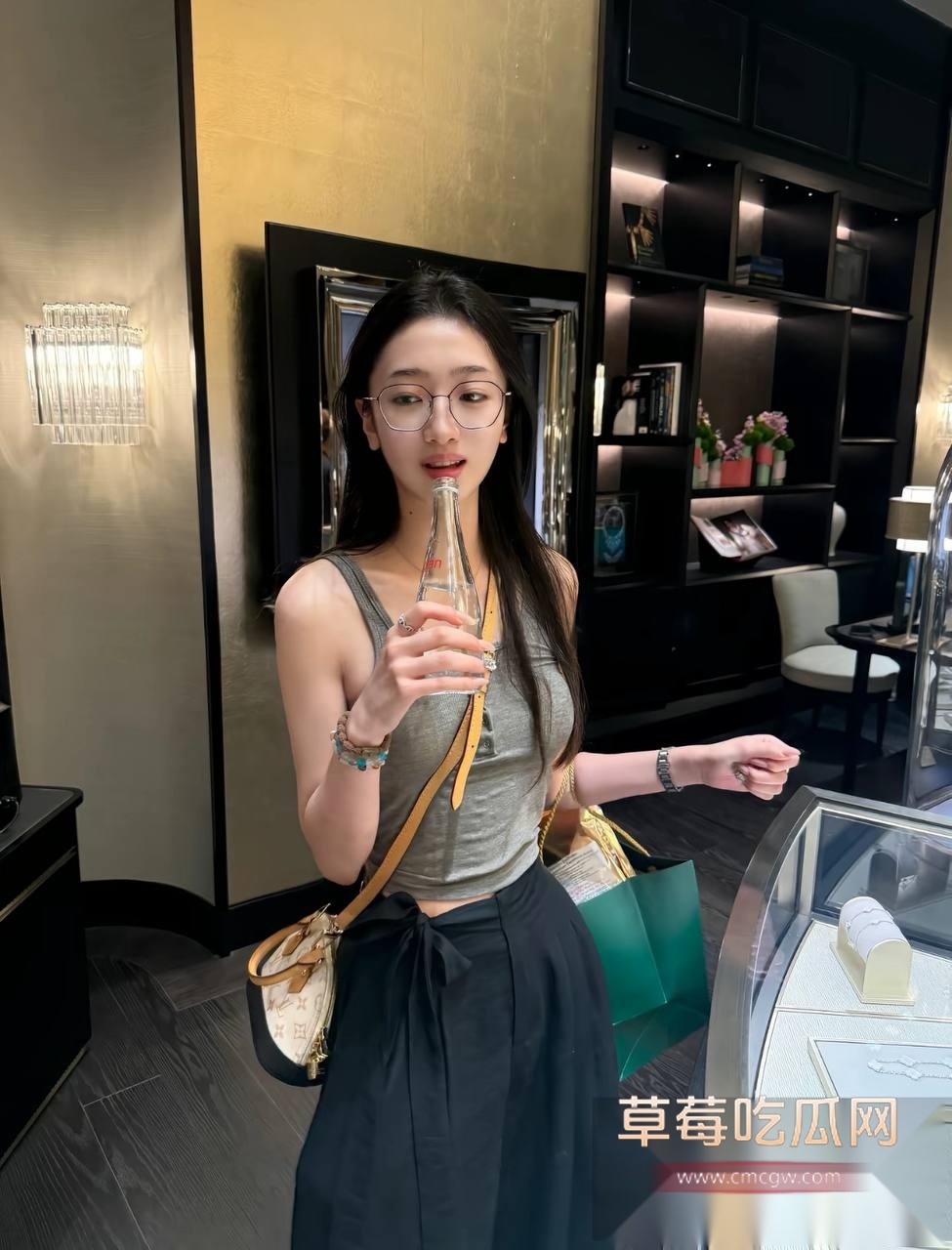 男演员荣梓杉家暴出轨 41 男演员荣梓杉家暴出轨 41