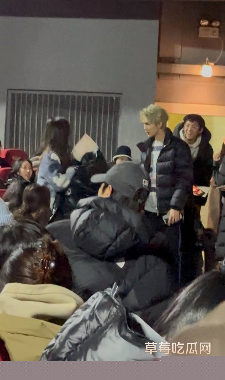 男演员荣梓杉家暴出轨 48 男演员荣梓杉家暴出轨 48