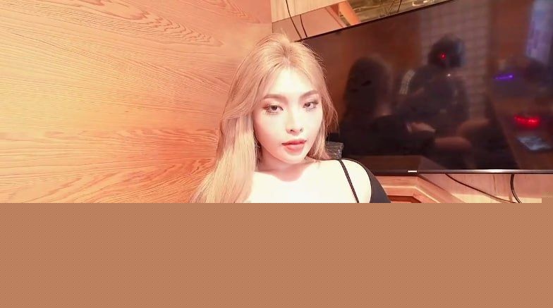 大奶潮妹kitty露脸私拍福利1