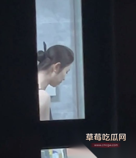 空姐下班后回到宿舍洗澡换衣服被大神多机位真实偷拍视频 14 空姐下班后回到宿舍洗澡换衣服被大神多机位真实偷拍视频 14