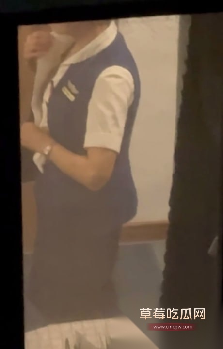 空姐下班后回到宿舍洗澡换衣服被大神多机位真实偷拍视频 15 空姐下班后回到宿舍洗澡换衣服被大神多机位真实偷拍视频 15